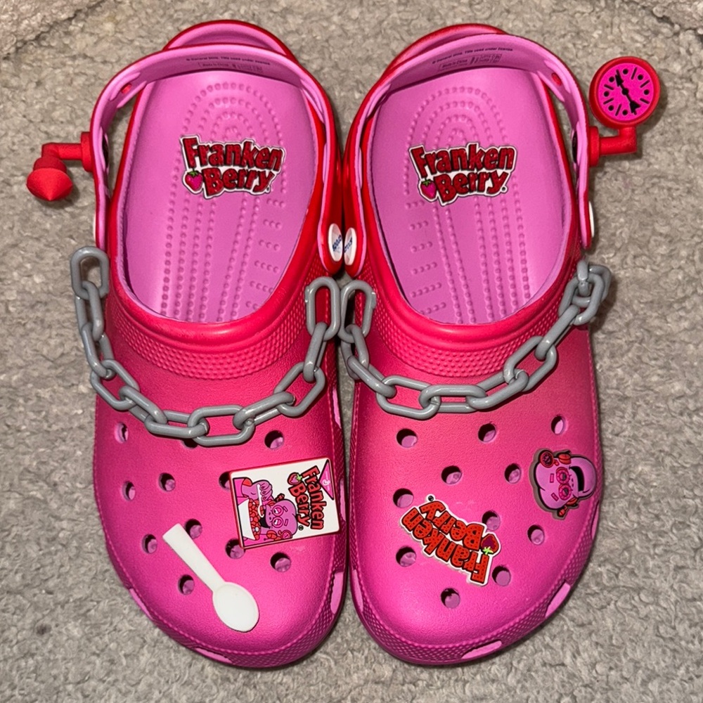 CROCS Pink Slippers with Ventilation Holes and Adjustable Strap